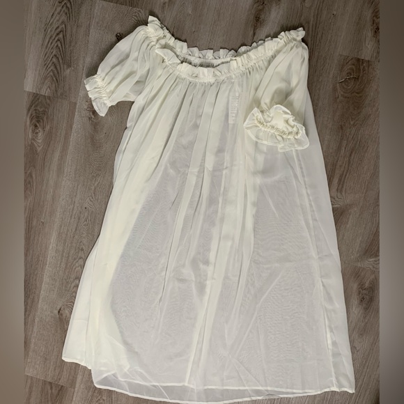 BNWT Ivory Chiffon Renaissance Dress: Off-Shoulder - Picture 5 of 11
